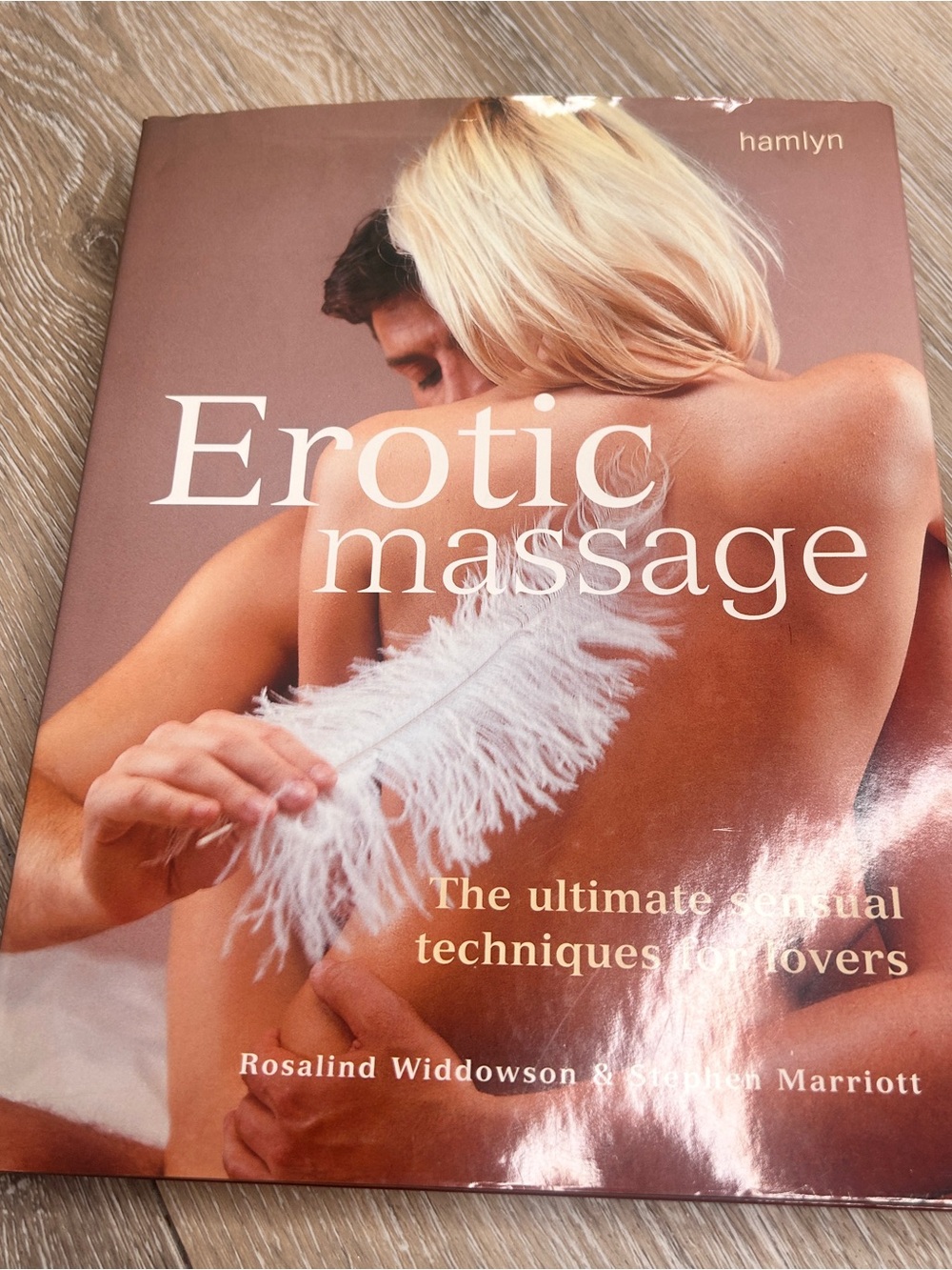 Erotic Massage Book •Ultimate Sensual Techniques Guide • Couples Intimacy Guide